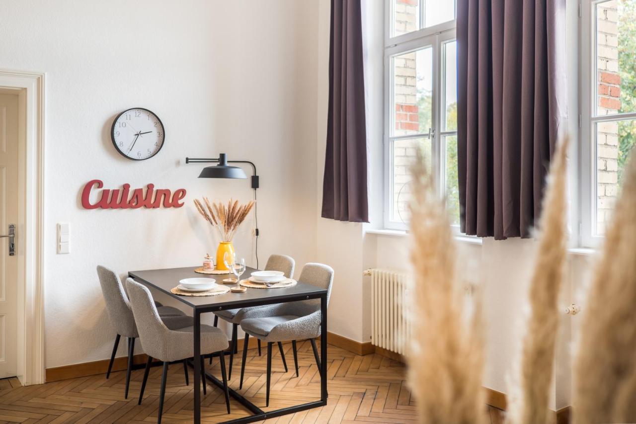 Schwarzlins Loftraum - Stilvolles Apartment Mit Smart Tv, Netflix, Disney Plus, Schnellem Wlan, Parken, Nespresso Sankt Ingbert Eksteriør bilde